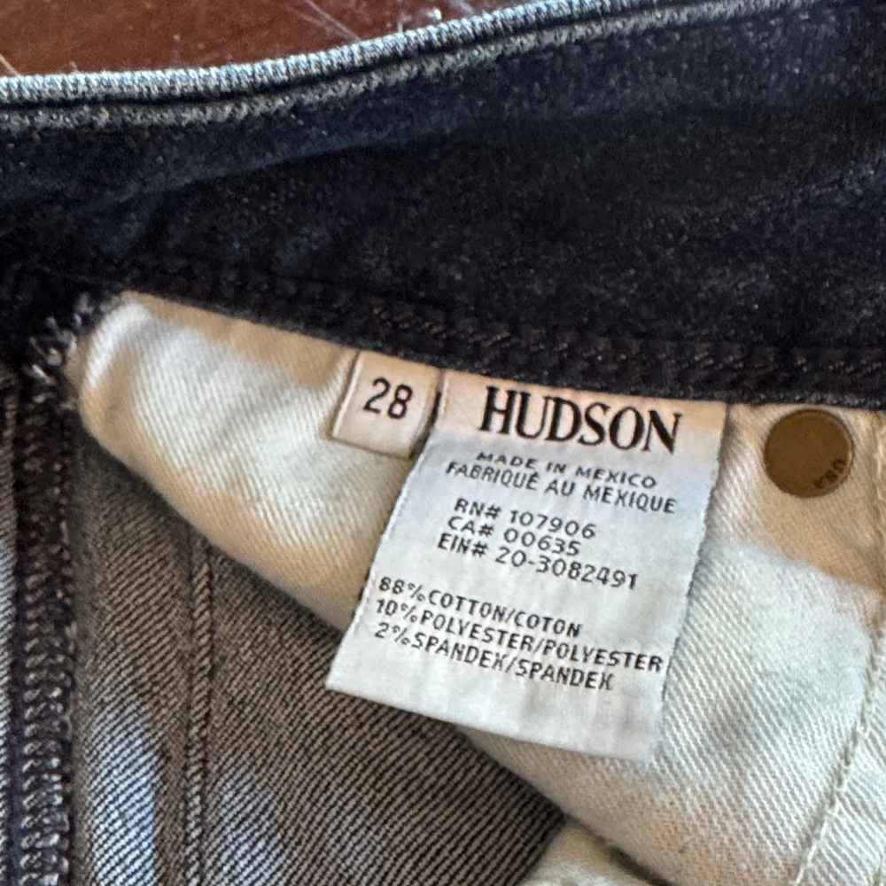Hudson Jeans women’s Dark Denim size 28 straight leg